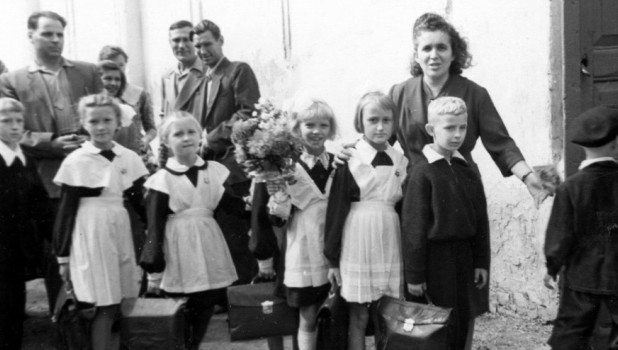 Барнаульцы идут в школу. 1959 год.