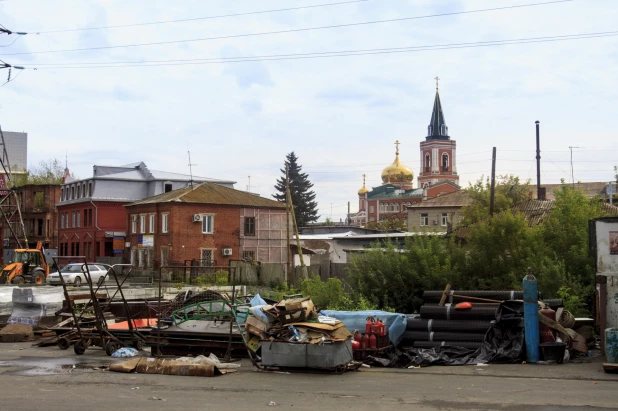 Уличная торговля на Старом базаре. 