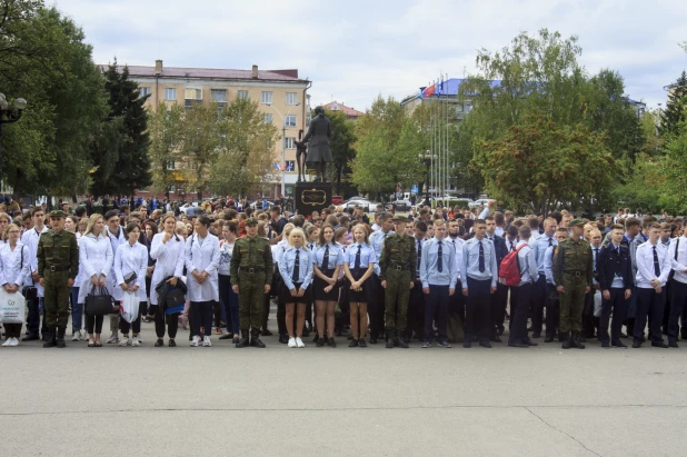 Акция памяти бесланской трагедии в Барнауле.