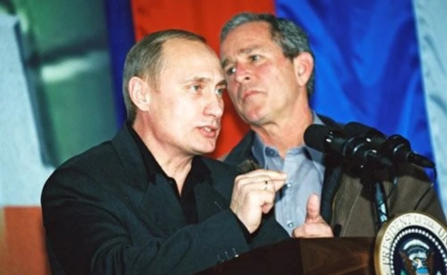 Президенты РФ и США Владимир Путин и Джордж Буш, 2001 год.