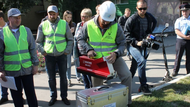 «Дорожная инспекция ОНФ» проверяет качество дорог Барнаула.