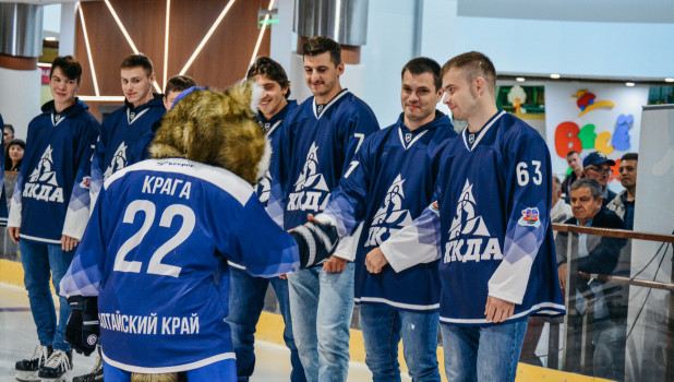 Презентация хоккейной команды "Динамо-Алтай" в ТРЦ Galaxy