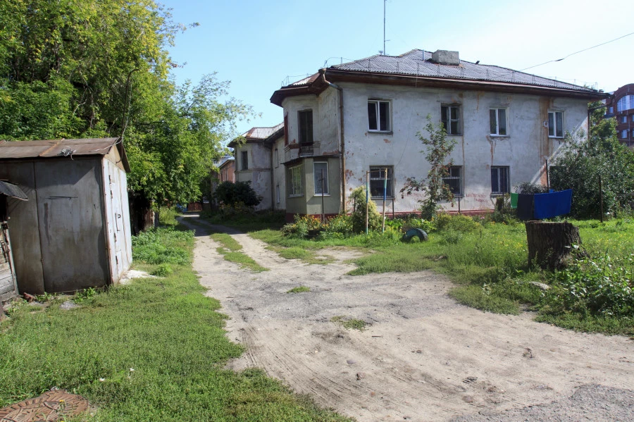 Ветхие дома на ул. Партизанской в Барнауле.