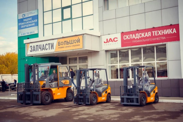 Автосалон складской техники «Желтый слон – Восток».