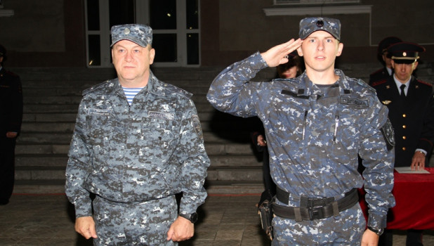 В Барнауле встретили полицейских после командировки на Кавказ.