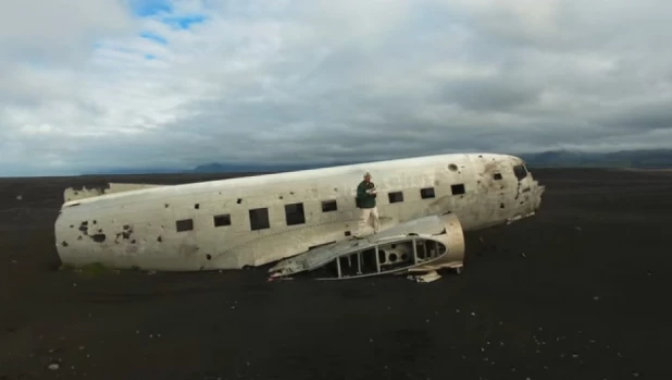 Douglas Dakota C-117 после крушения в 1973-м.