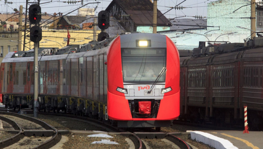 Скоростной поезд «Ласточка» в Барнауле.