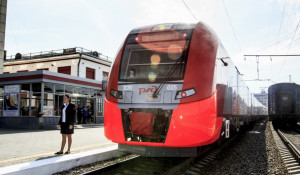 Скоростной поезд «Ласточка» в Барнауле.