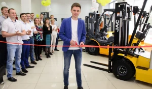 Компания «Желтый слон — Восток» открыла в России и в г. Барнауле первый шоурум складской техники.