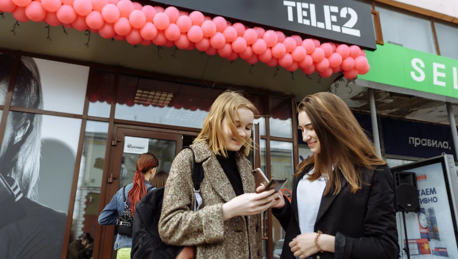 Tele2 предлагает жителям Алтайского края в рассрочку смартфон и год связи.