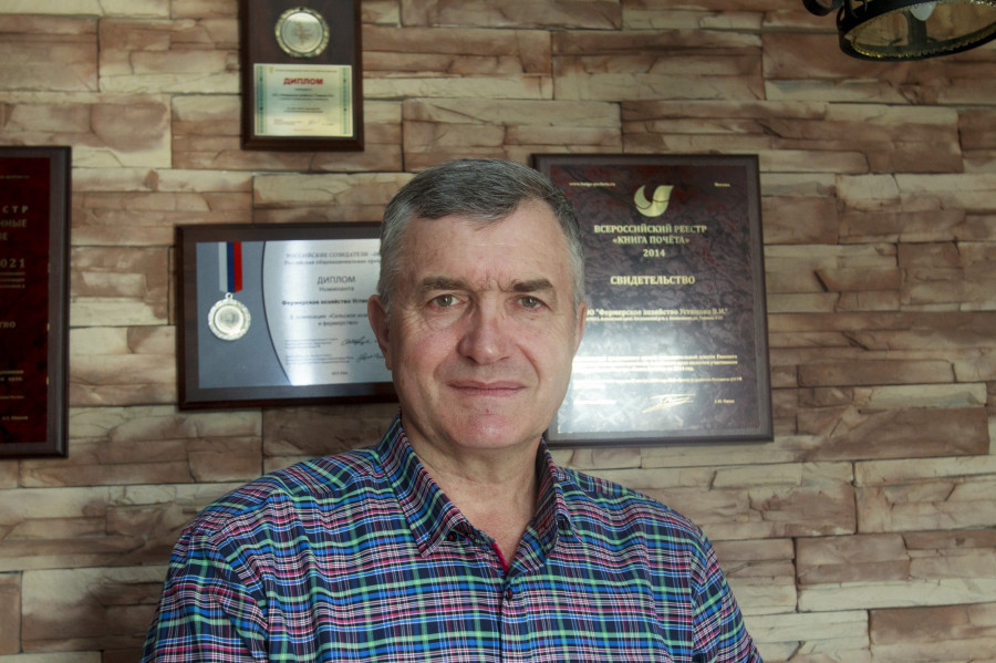 Руководитель фермерского хозяйства Владимир Устинов.