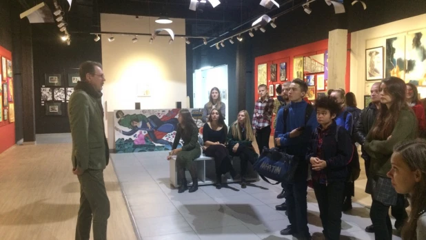 Выставка "Собрание" в галерее "Республика ИЗО", сентябрь 2019 год