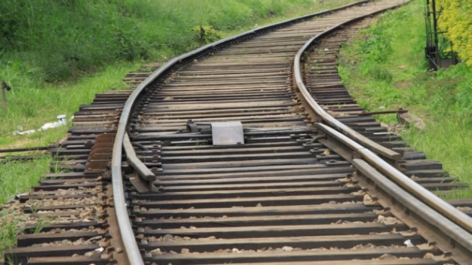 Рельсы, железная дорога.