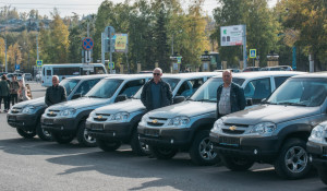 Алтайские школы получили новые автомобили.