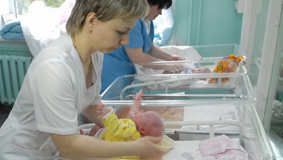 Сотрудников роддома при краевой больнице в Барнауле отправили в простой