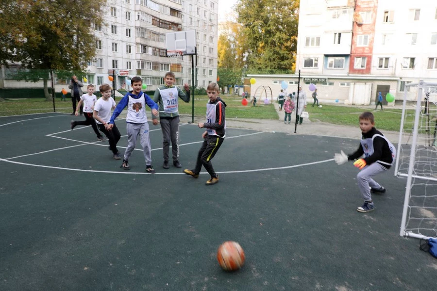 «Стальное дерево» помогло создать спортивную площадку в Заринске