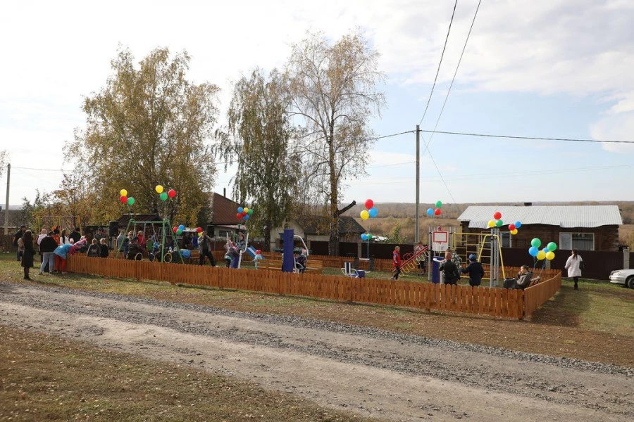 Современная площадка в Северном микрорайоне Заринска.