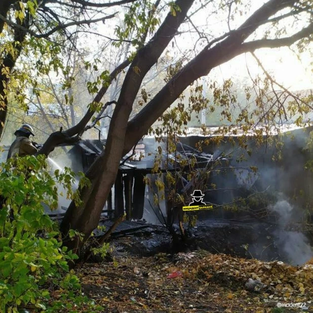 Надворные постройки горели в Барнауле. 