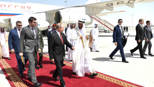 Владимир Путин прибыл в ОАЭ.