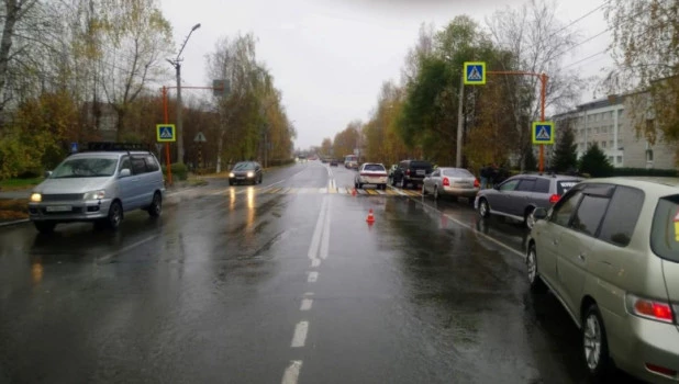 Девочка попала под автомобиль в Горно-Алтайске.