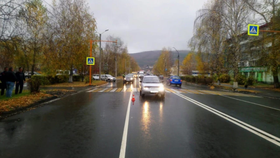 Девочка попала под автомобиль в Горно-Алтайске.