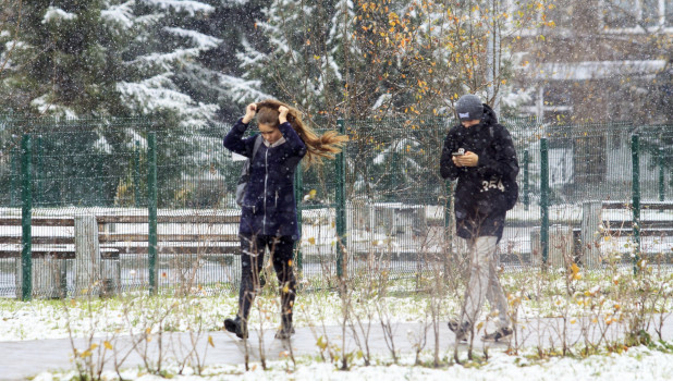 Первый снег в Барнауле. 