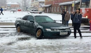 В Бийске автоледи не справила с управлением и устроила ДТП