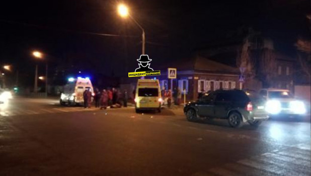 В Барнауле на перекрестке сбили сразу троих пешеходов 