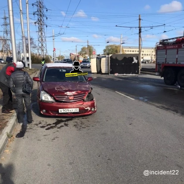 В Барнауле перевернулась "ГАЗель".