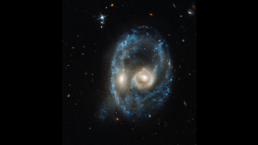 Галактики, заснятые телескопом Hubble
