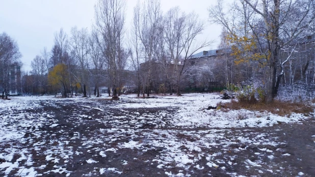 В парке Целинников.