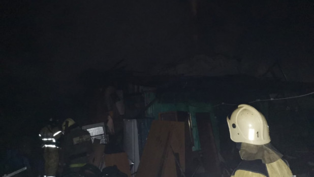 Пожар в Барнауле унес жизни двух человек.