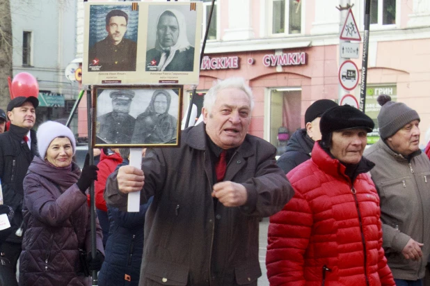 Шествие и митинг КПРФ в Барнауле по случаю 102-ой годовщины Октябрьской революции 