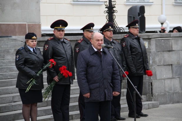 Алтайские полицейские почтили память погибших коллег.