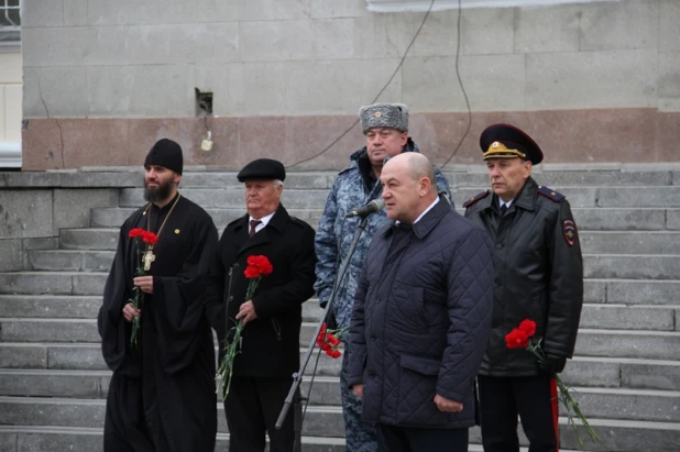 Алтайские полицейские почтили память погибших коллег.