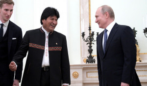 Владимир Путин и экс-президент Боливии Эво Моралес.