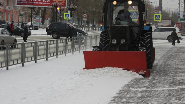 Снегоуборочная техника в Барнауле.