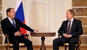 Дмитрий Медведев встретился с губернатором Алтайского края Виктором Томенко.