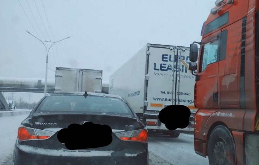Пробка на въезде в Барнаул.