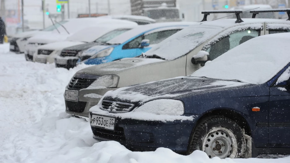Снег в Барнауле.