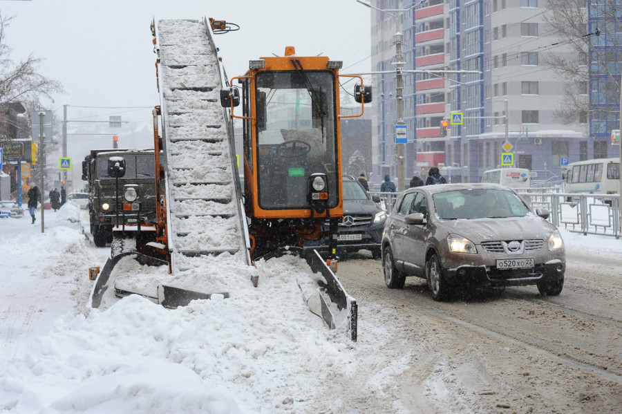 Снег в Барнауле.