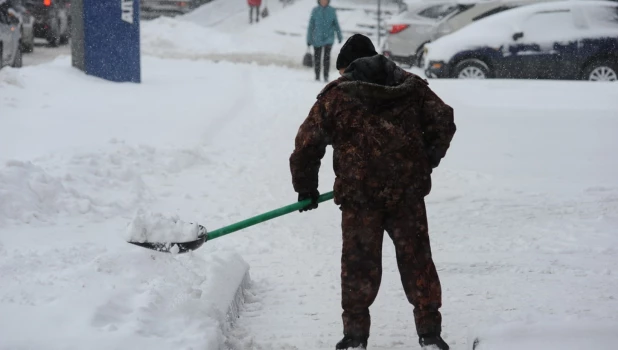 Снег в Барнауле.