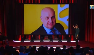 Пресс-секретарь губернатора Алтайского края в Comedy Club.