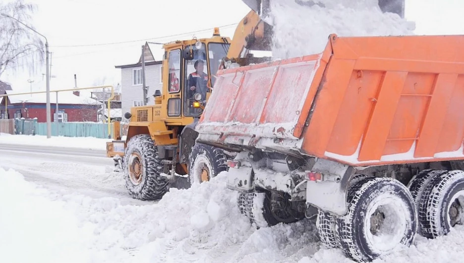 Уборка снега в Барнауле  19 ноября.