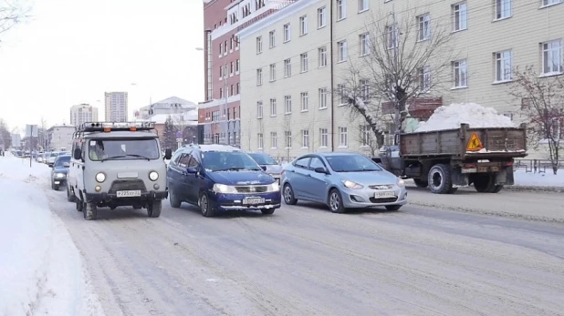 Уборка снега в Барнауле  19 ноября.