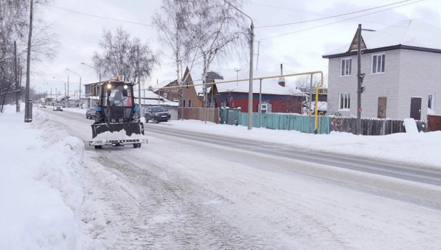 Уборка снега в Барнауле  19 ноября.