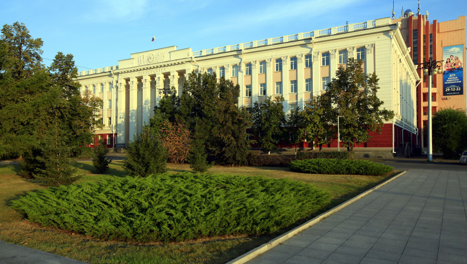 «Высшая школа экономики» поставила АлтГУ в пятерку лучших вузов по качеству приема абитуриентов.