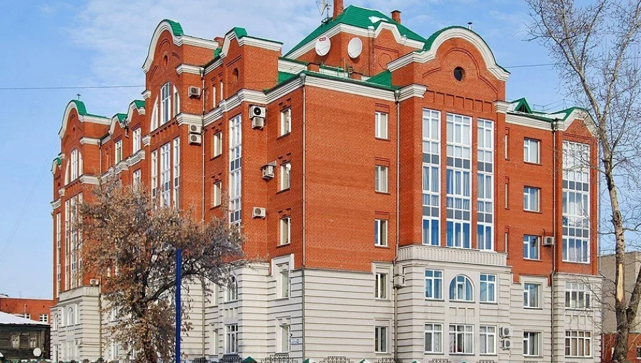 В Барнауле продают квартиру в подвале.