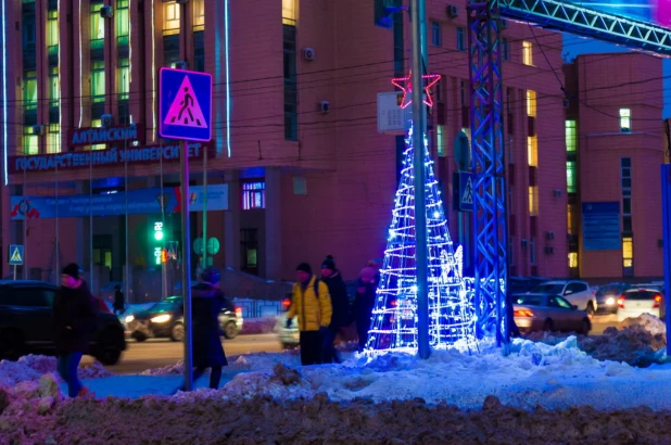 Барнаул готовится к Новому году.