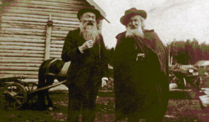 Клеменц Дмитрий Александрович (слева) – публицист, географ, этнограф,
археолог – с Гуляевым Николаем Степановичем